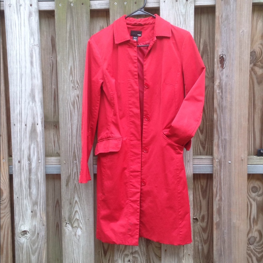 Red jacket In fair condition. H&M - Picture 3 of 3